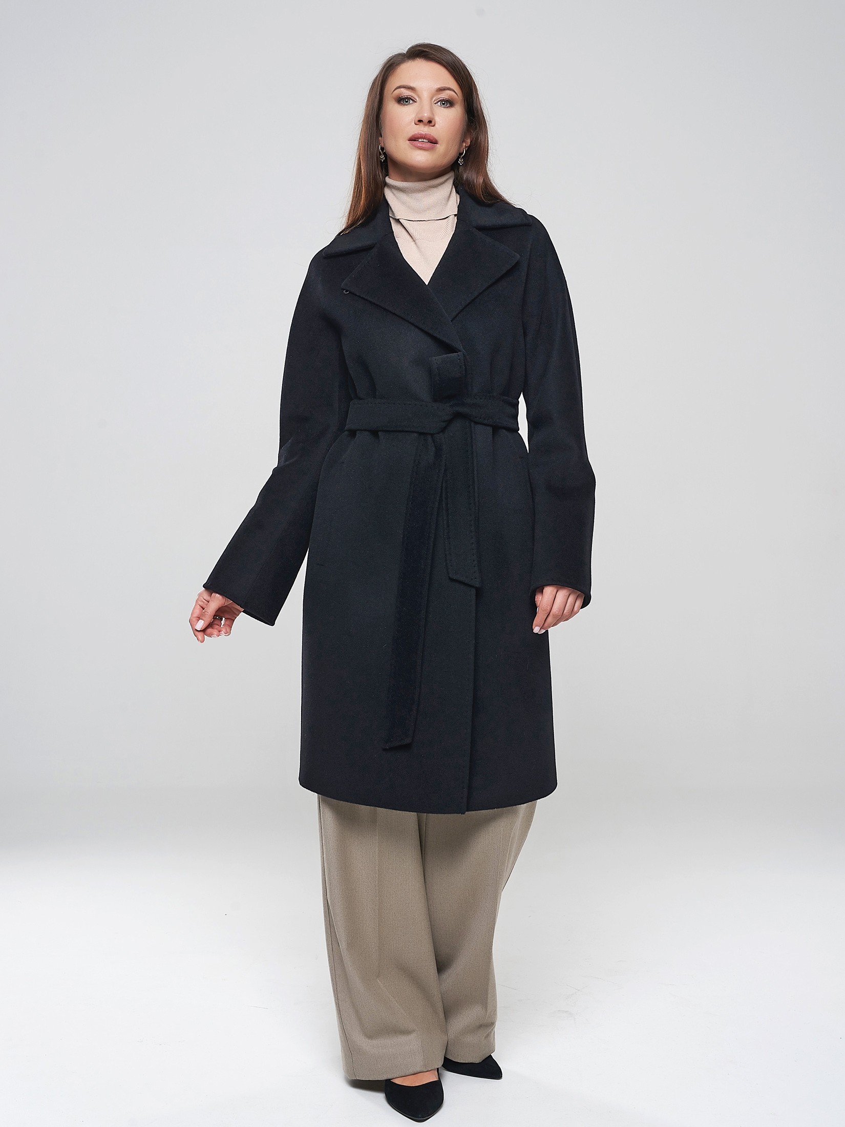 Женское пальто 2327, чёрного цвета от авторского ателье AI